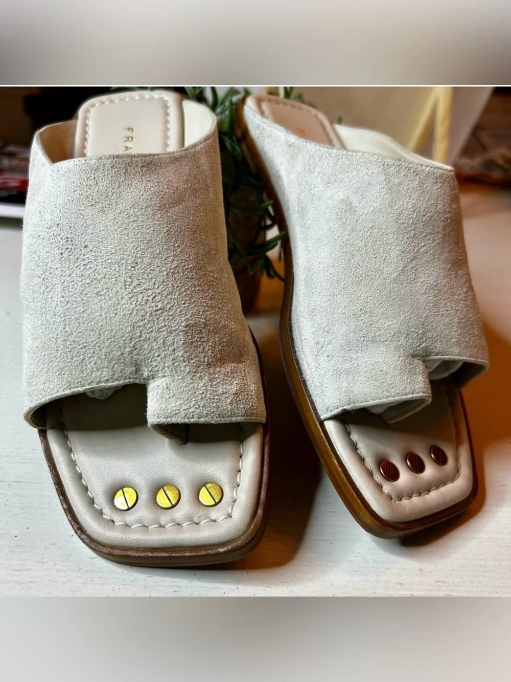 Frame Le Hewitt slide Sandals cream size 36